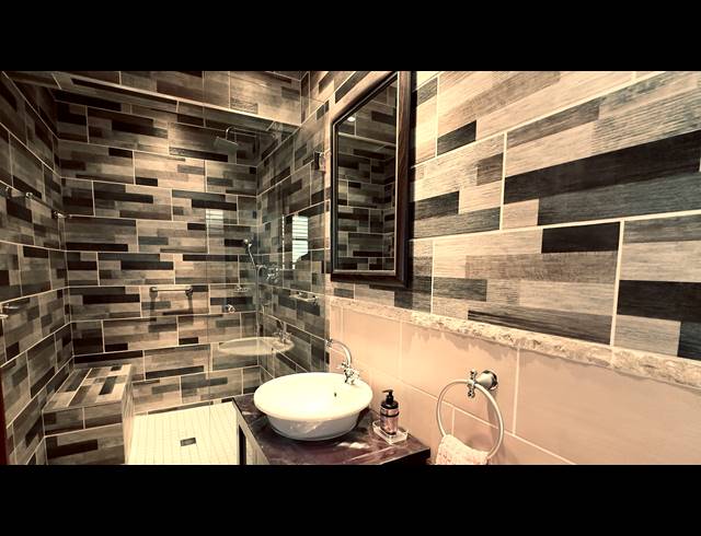 2 BEDROOM APARTMENT FOR SALE IN BRYANSTON